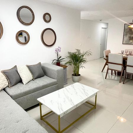 Suite Jacarandas 103 Guadalajara Buitenkant foto